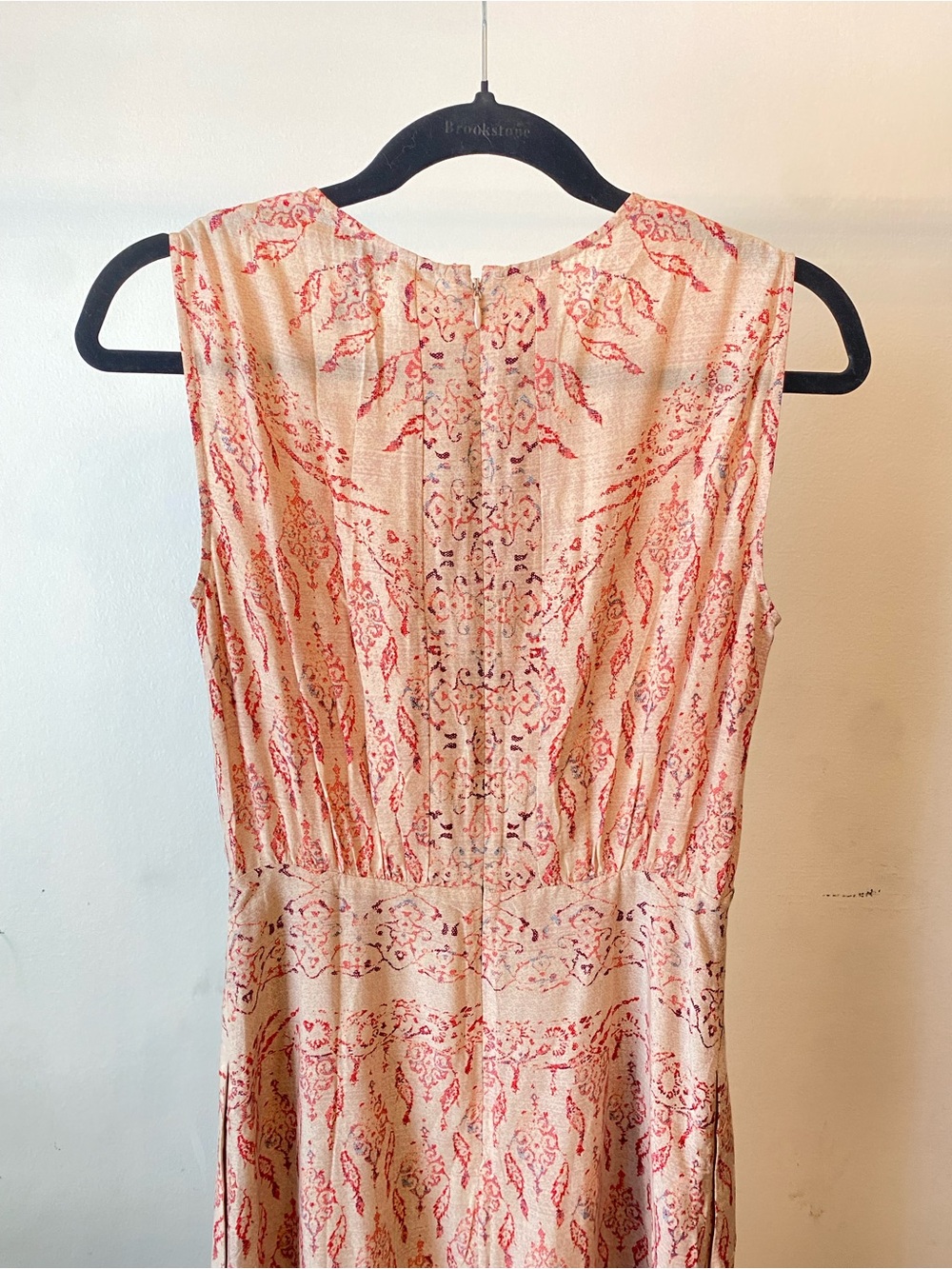BCBGMaxAzria Sleeveless Pink Patterned Midi Dress - Picture 2 of 3